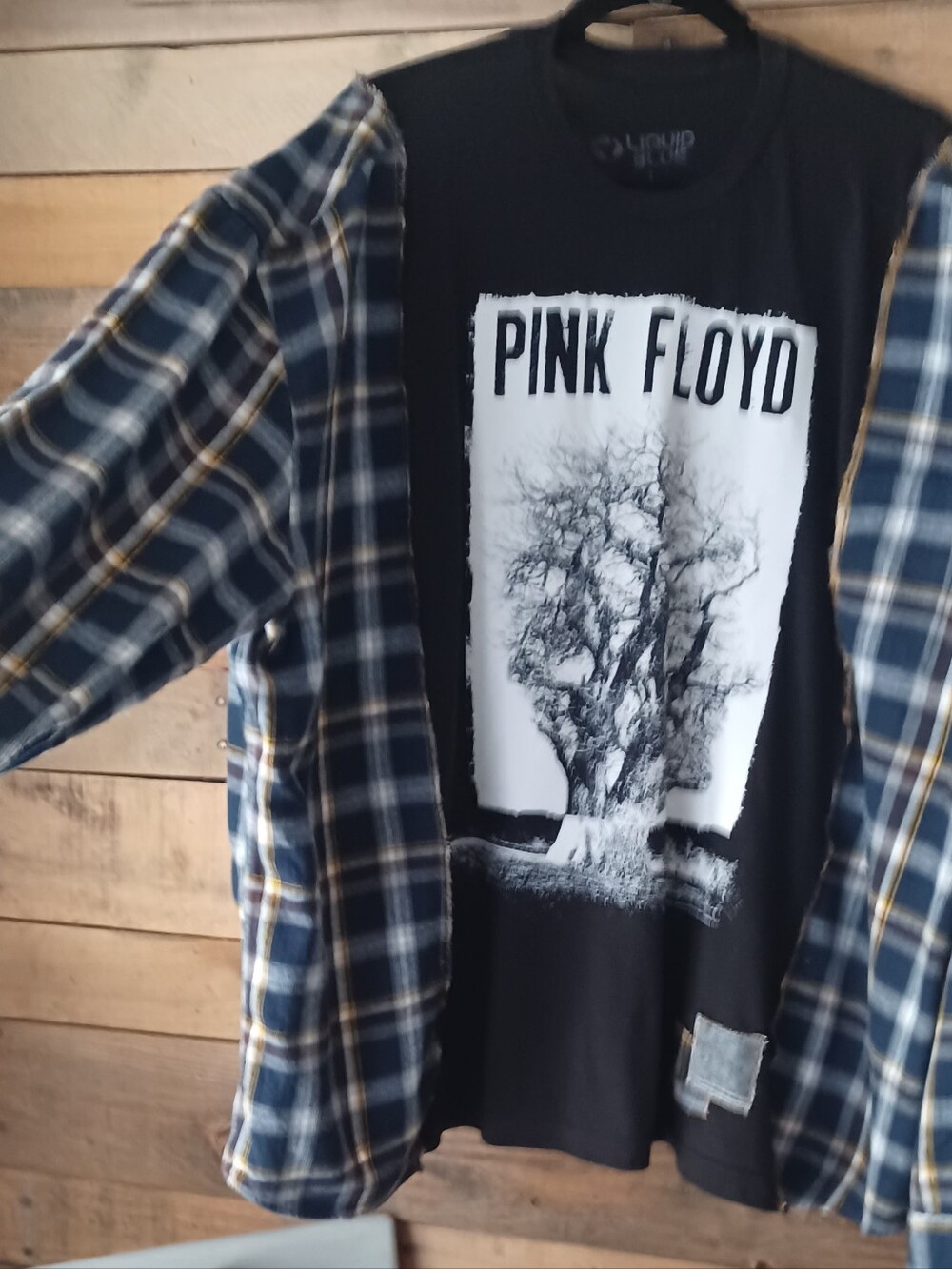 Upcycled  Black Pink Floyd Graphic T-shirt - Picture 9 of 10